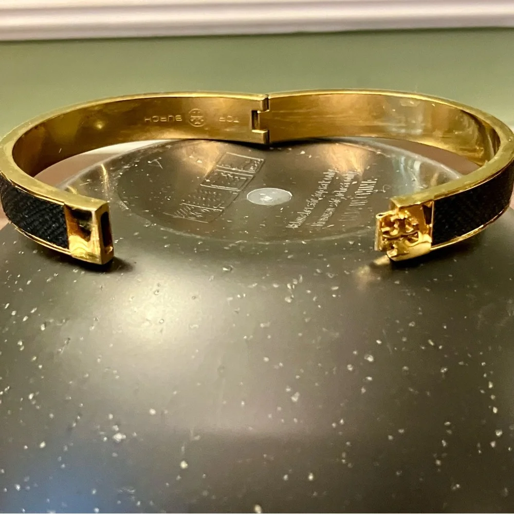 Tory Burch - 1/2” Black Leather Inlay Gold Hinged Bracelet - Picture 3 of 11